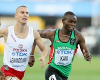 *Фото с Чемпионата Мира 2011 (Тэгу, Корея). Полуфинал в беге на 800м. Абубакер Каки (Судан) и Марцин Левандовский (Польша)