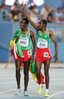Фото с Чемпионата Мира 2011 (Тэгу, Корея). Победитель в беге на 10000м Ибрахим Джелиан и бронзовый призер Иман Мерга. Оба из Эфиопии 