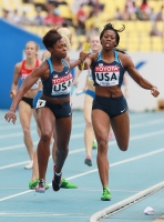 *Фото с Чемпионата Мира 2011 (Тэгу, Корея). Эстафета 4х400м (забеги). Францена МакКорони и Кеша Бейкер (США)