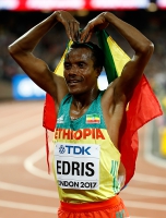 Чемпионат Мира по легкой атлетике 2017 (Лондон). Финал в беге на 5000м. Победиитель Муктар Эдрис (Эфиопия). Серебро у Мохамед Фарах (Великобритания). Бронза - Пол Челимо (США)