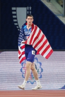Матч Европа—США. Победитель на 400 м с барьерами Дэйв Кендзира 